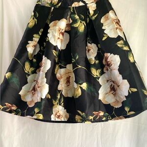 Forever 21 Romantic floral a-line skirt. SZ  5